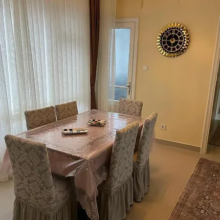 Lovely 3-bedroom In Sisli דירה *